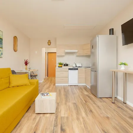 Zoliborz Modern 8th Floor By Renters