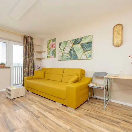 Zoliborz Modern 8th Floor By Renters Apartment